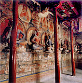 Bodisatva statues along the walls of the main temple